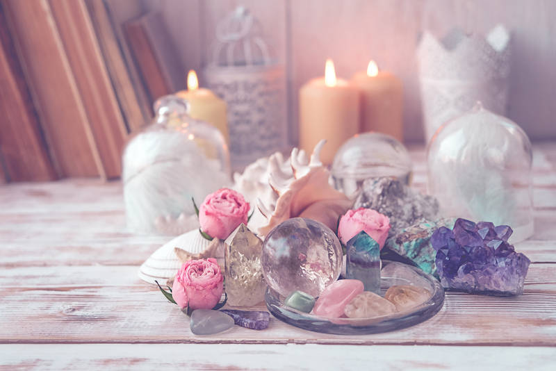 Crystals for fertility with candles.